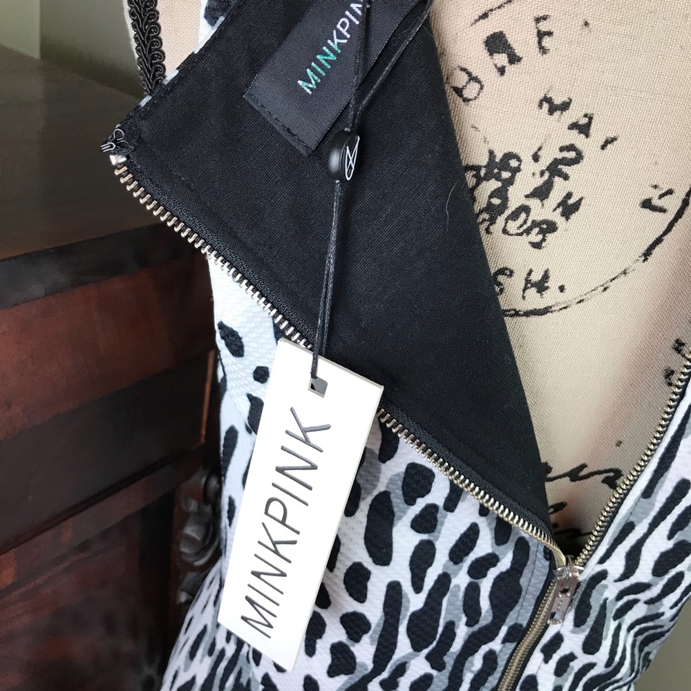 NWT MinkPink Leo Flare Dress Size L - Picture 6 of 7
